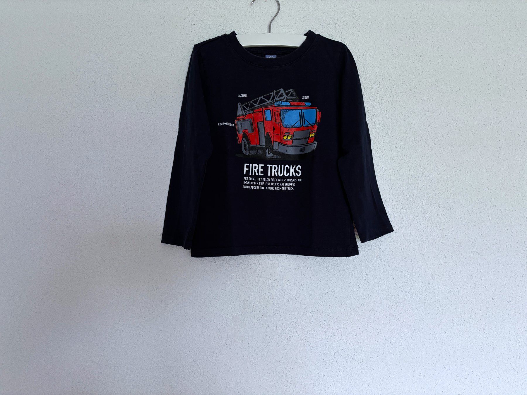 Camicie, T-shirt & Polo: Langarmshirt Oberteil Longsleeve Junge Gr. 104 – Usato da Holzhäusern ZG venduto da paula_w 1