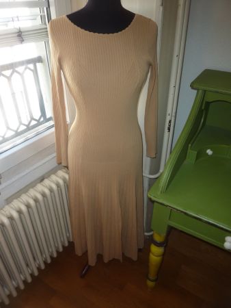 robe longue taille M dos nus marque SANDRO  femme mi-saison