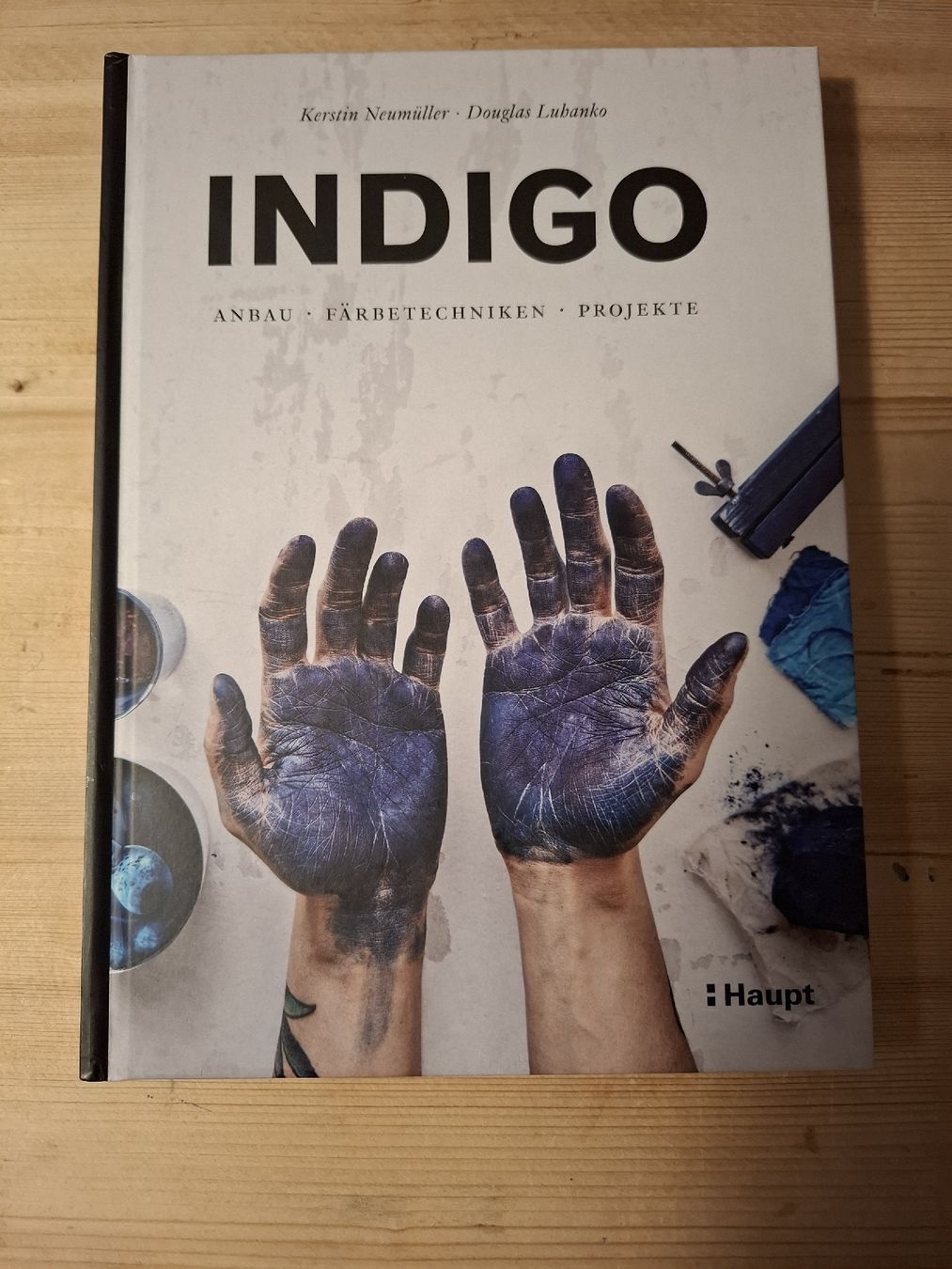 Livres: Kunstvollen Färben mit Indigo – Neuf (Voir description) à Bern par Vetra54