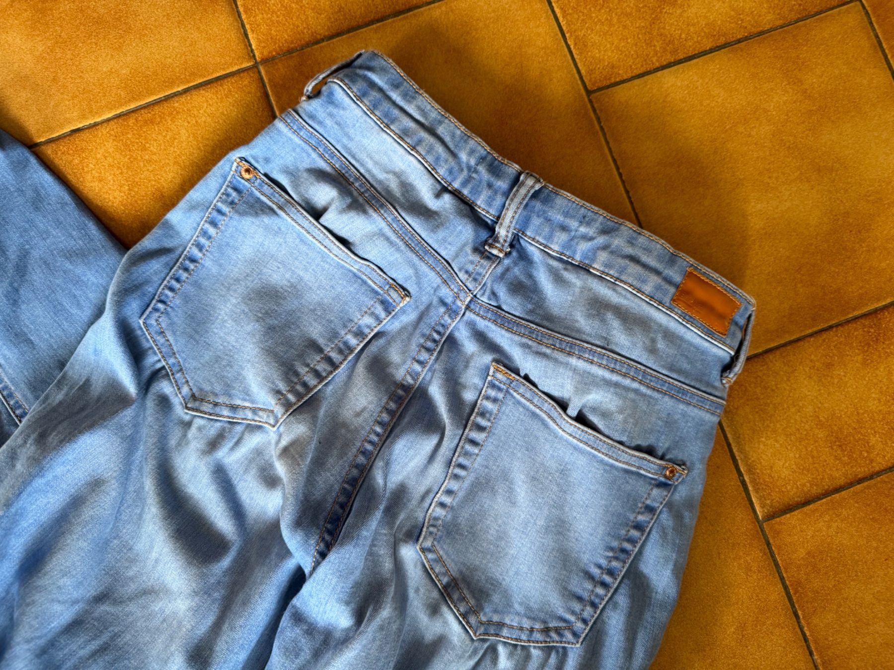 Jeans: Jean slim bleu clair Zara Basic femme T.34 – Usato da Veyrier venduto da kimedovapa 2