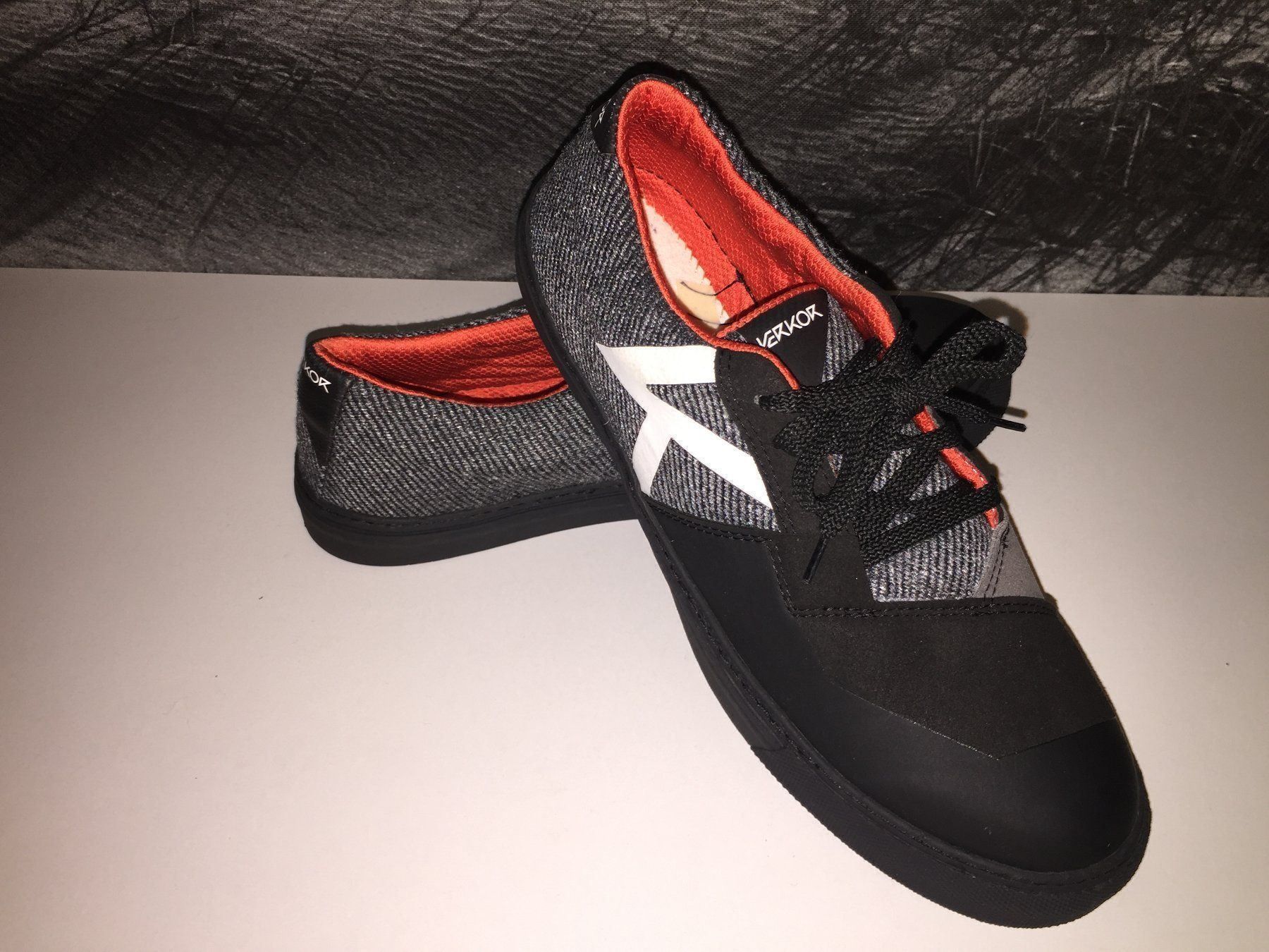 Scarpe da uomo: KERKOR Chaussures/Schuhe  Pointure/Nummer  43 – Usato da Cossonay-ville venduto da Super-Price-Quality