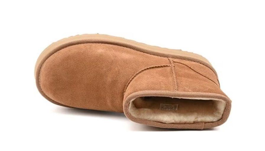 Ugg Scarpe da uomo: Ugg Classic Mini Platform Winterstiefel Grösse 41 – Nuovo (secondo la descrizione) da Steinhausen venduto da Retourenprofis 1