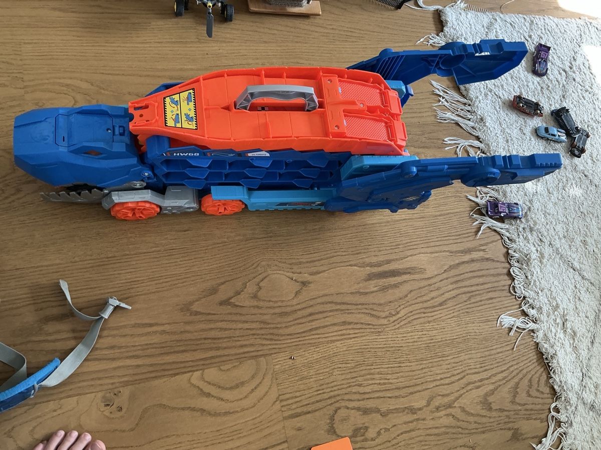 Hot Wheels Spielzeuge: Hot Wheels City Ultimate T-Rex-Transporter  – Gebraucht aus Winterthur von urkscout 1