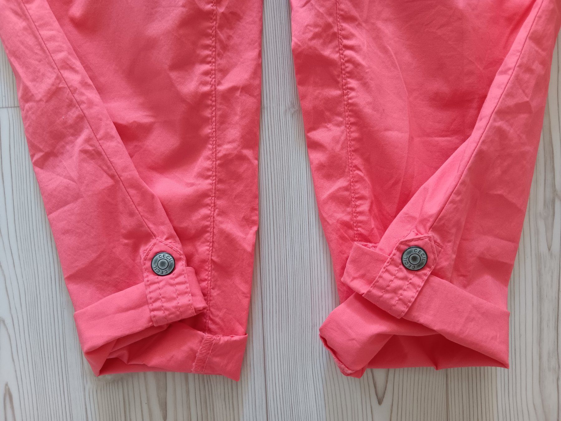 Cecil Pantaloni: CECIL Pantacourt / Bermuda NEW YORK taille / Grosse 27 – Usato da Cossonay-ville venduto da Super-Price-Quality 3