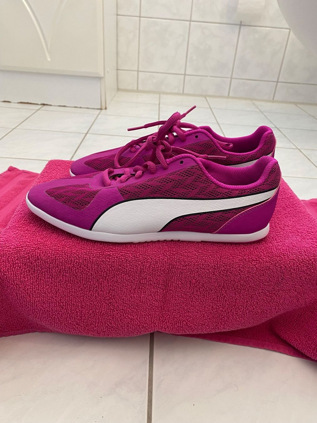 Puma Scarpe da donna: Damen Schuhe gr37 PUMA – Usato da Pfungen venduto da Sheki56