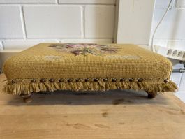 Handgemachter Schemeli / Fussschemel mit Blumenmuster!