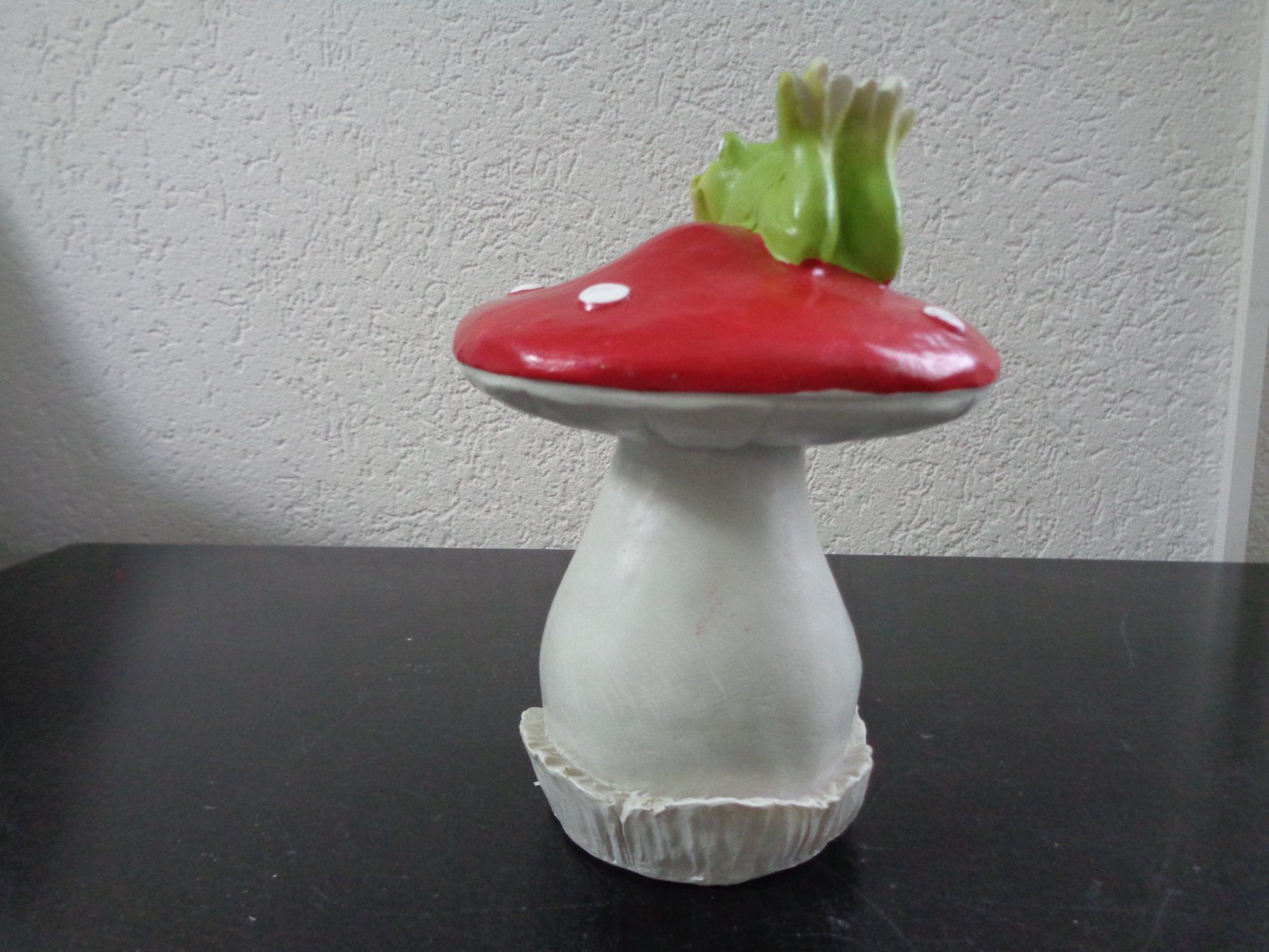 Statuette: Pilz mit Gesicht (15 cm) – Nuovo e nell'imballaggio originale da Langenbruck venduto da Gumsi 3