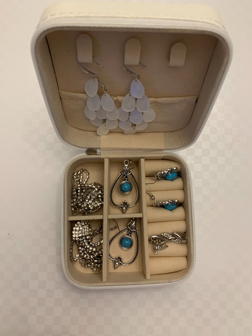 Portagioie: Schmuckbox Klein mit Glitzersteinchen – Nuovo e nell'imballaggio originale da Niederwangen BE venduto da gerberso 1