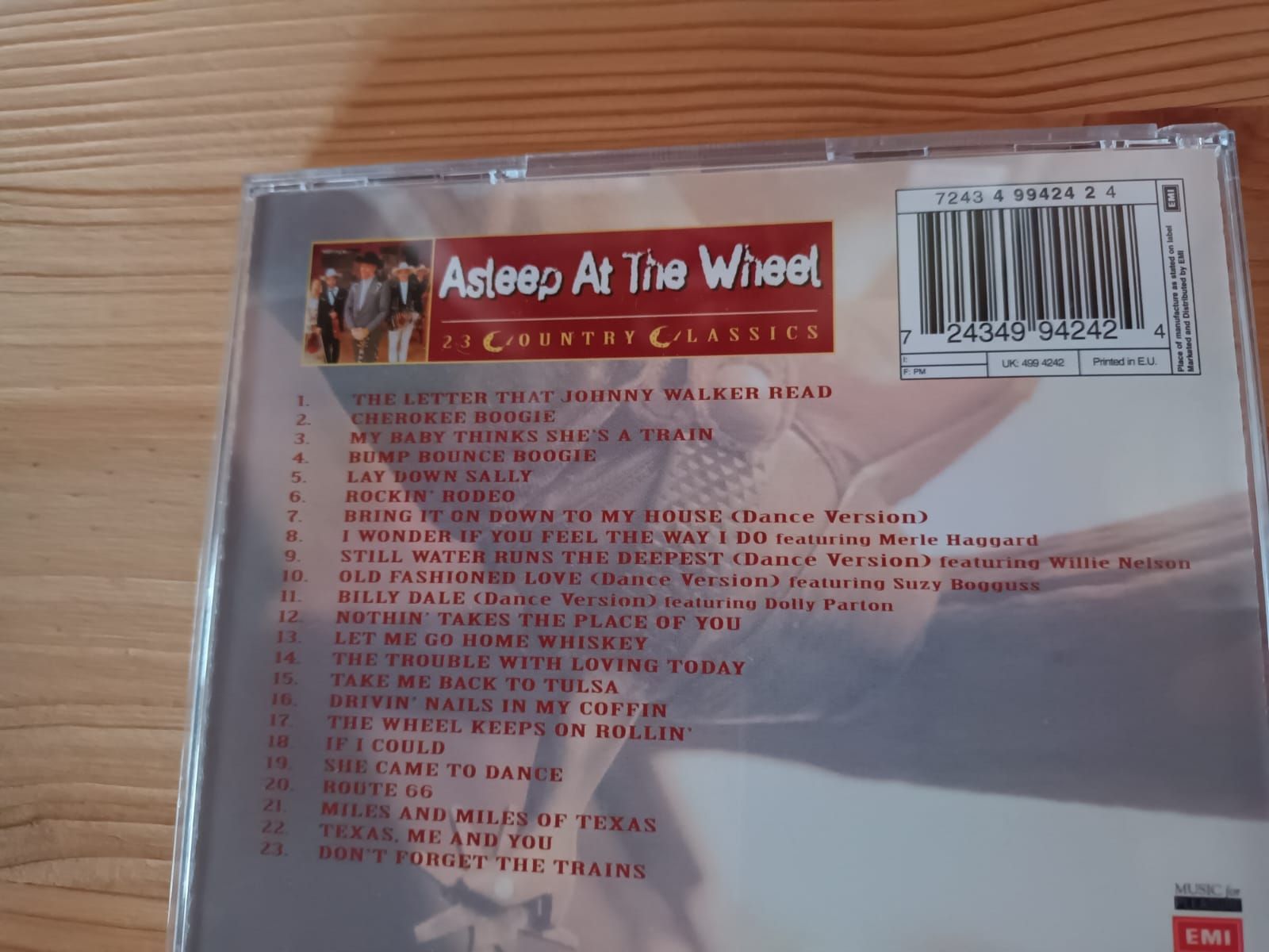 CD: 2 CDs: Country Classics & Line Dance Hits – Usato da Studen BE venduto da mar_6qqp 1