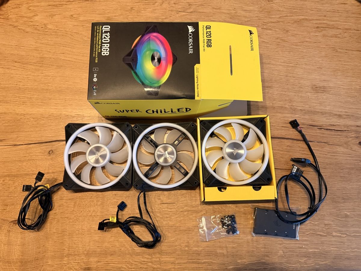 Corsair Ventilatori: Corsair QL120 RGB, Kit 3 ventilateurs + Lighting Node Core – Usato da Volleges venduto da Grroom 2