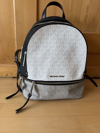 Michael Kors Rucksack  Logo schwarz weiss neuwertig
