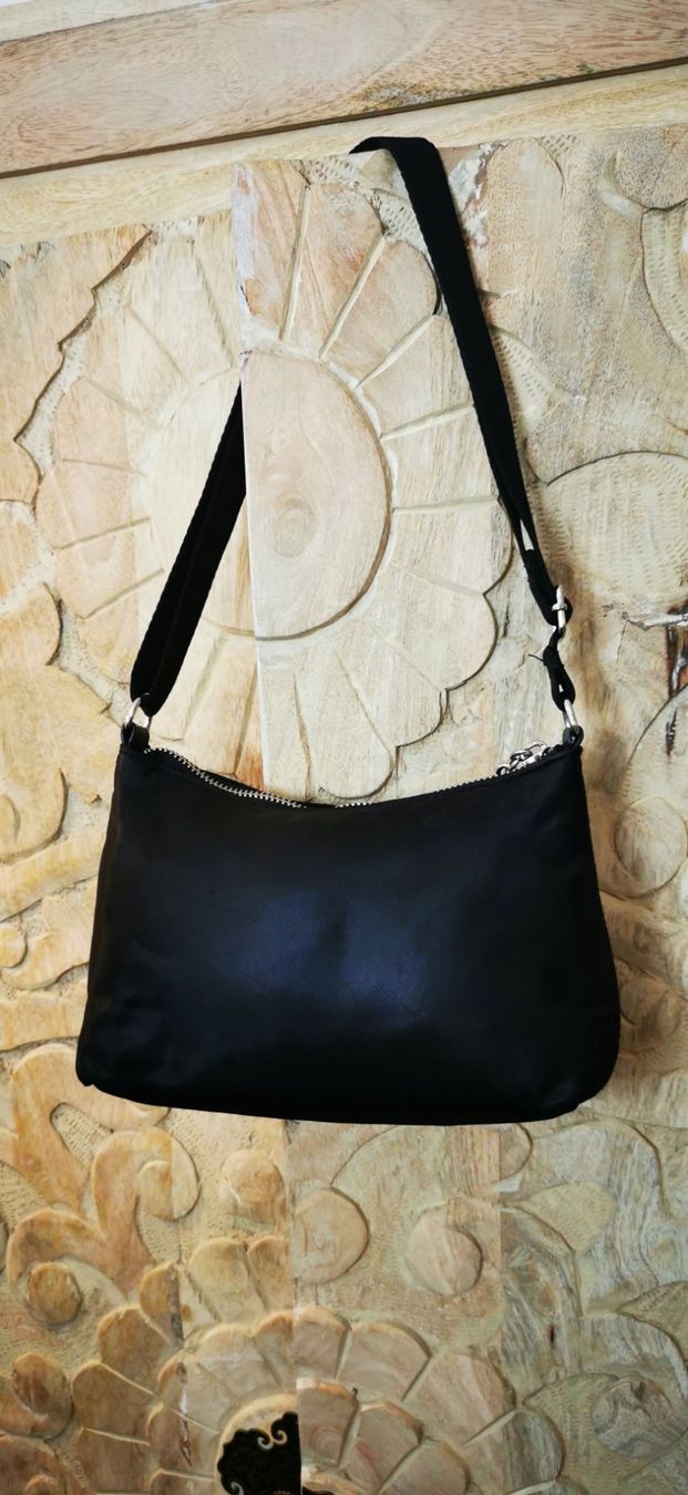Borse da donna: schwarze Basic-Tasche – Usato da Wettingen venduto da JasminL92 1