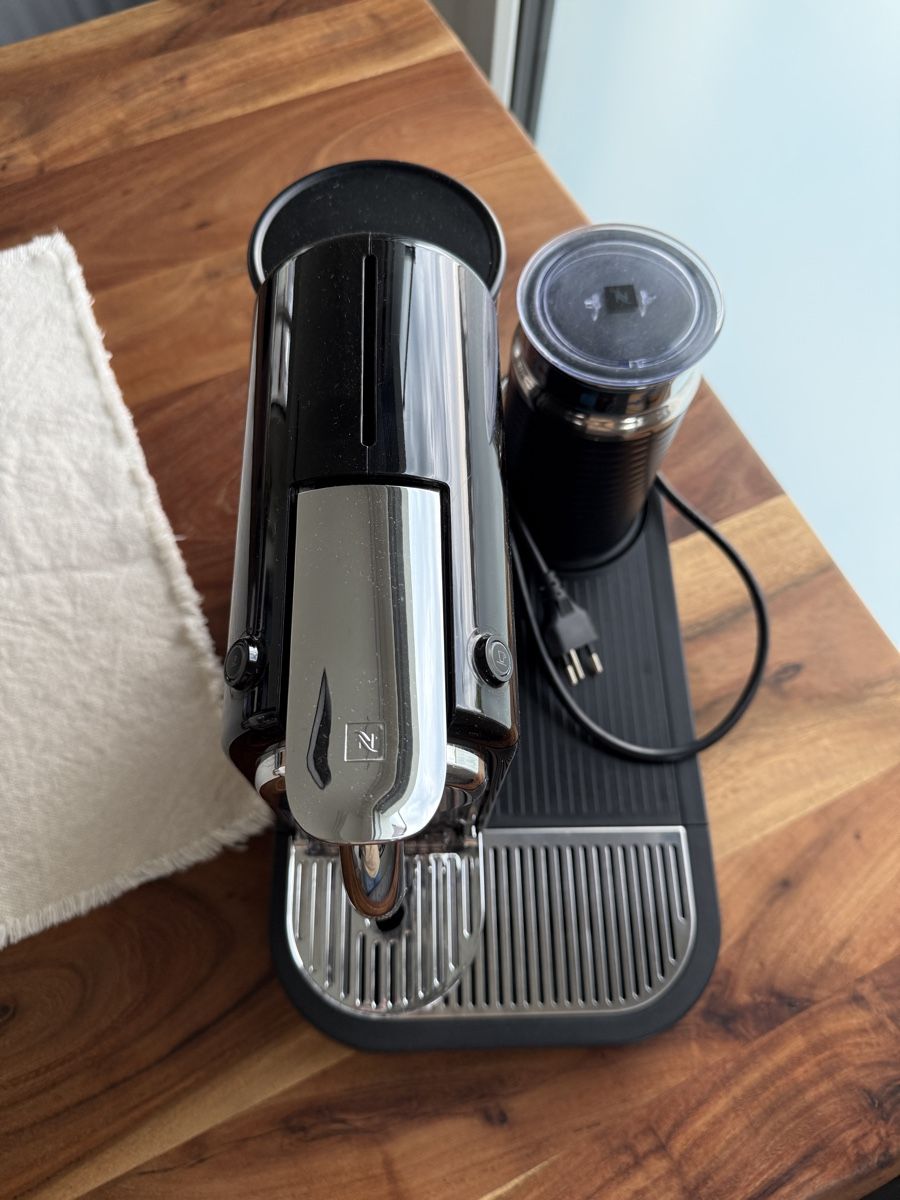 Nespresso Macchine per caffè & Macchine per espresso: Nespresso Kaffeemaschine – Usato da Wilen b. Wollerau venduto da N_C 1