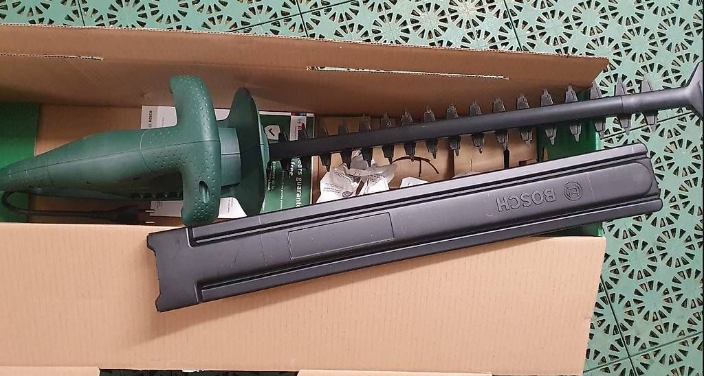 Alle Werkzeuge: Bosch EasyHedgeCut 45 Heckenschere – Gebraucht aus Nidau von jul_6tpv 1