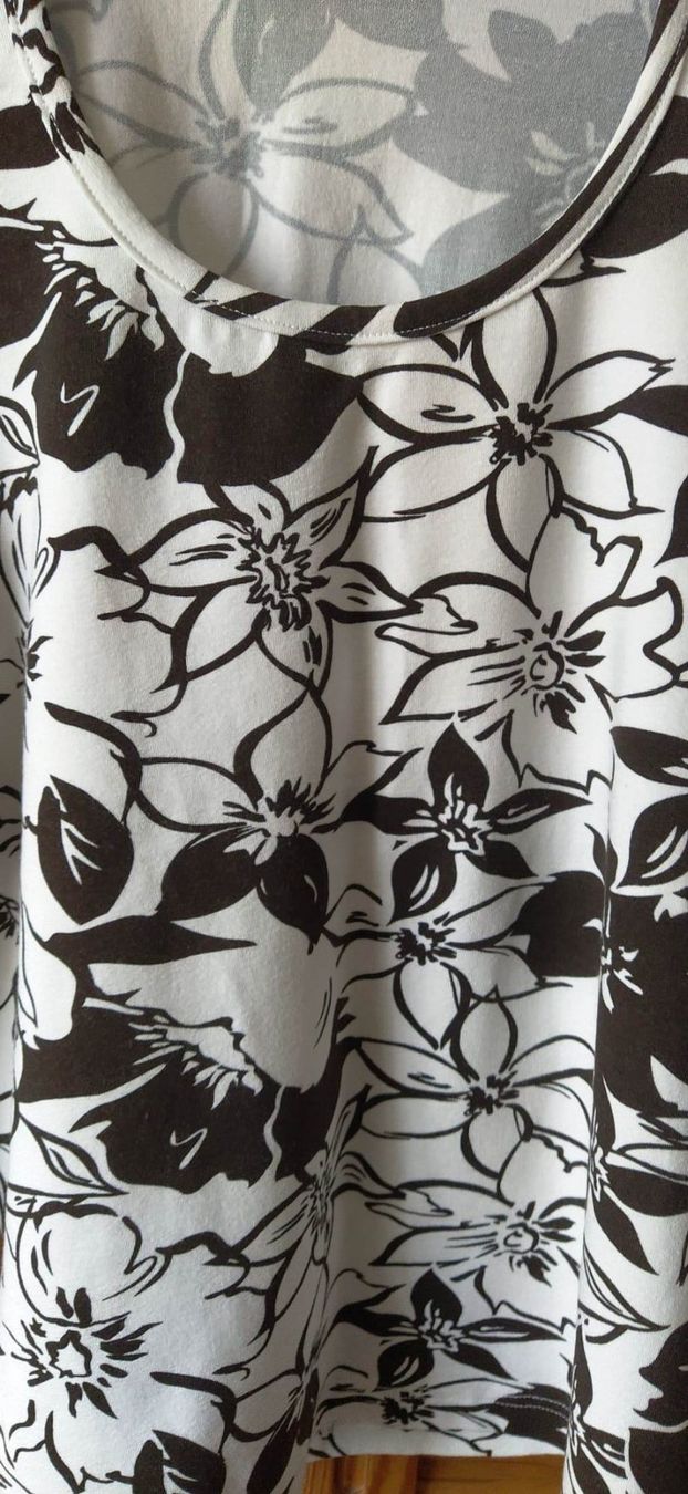 T-shirt: Shirt, Langarmshirt mit Blumenmuster - Grösse M - – Nuovo (secondo la descrizione) da Zürich venduto da 1-2-3-Kaufen 1