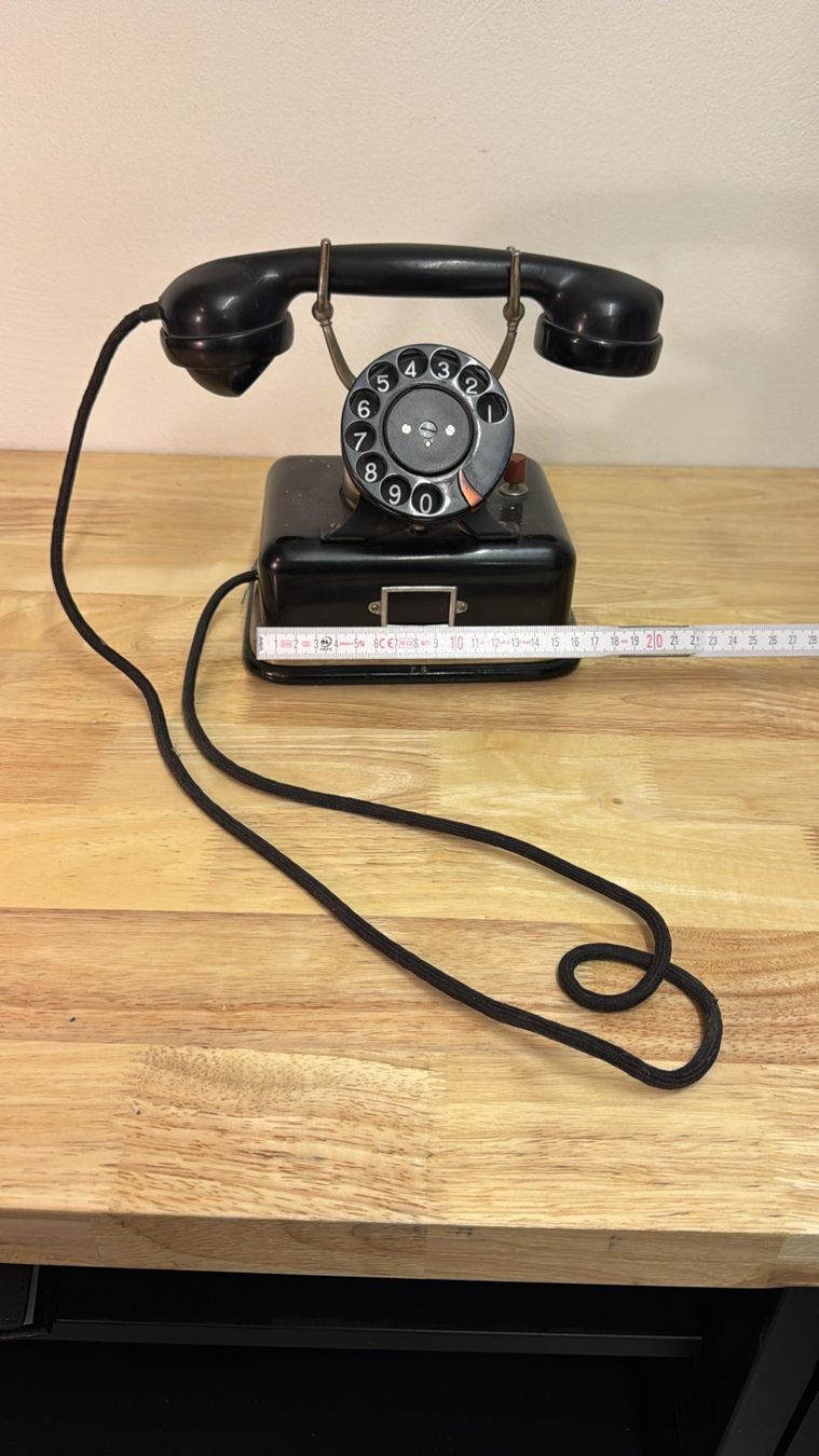 Telefoni: Altes Bakelit Wählscheibentelefon W48 Wählsch. def. – Usato da Birsfelden venduto da inf_l2yy