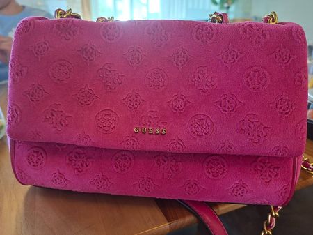 Guess Pink