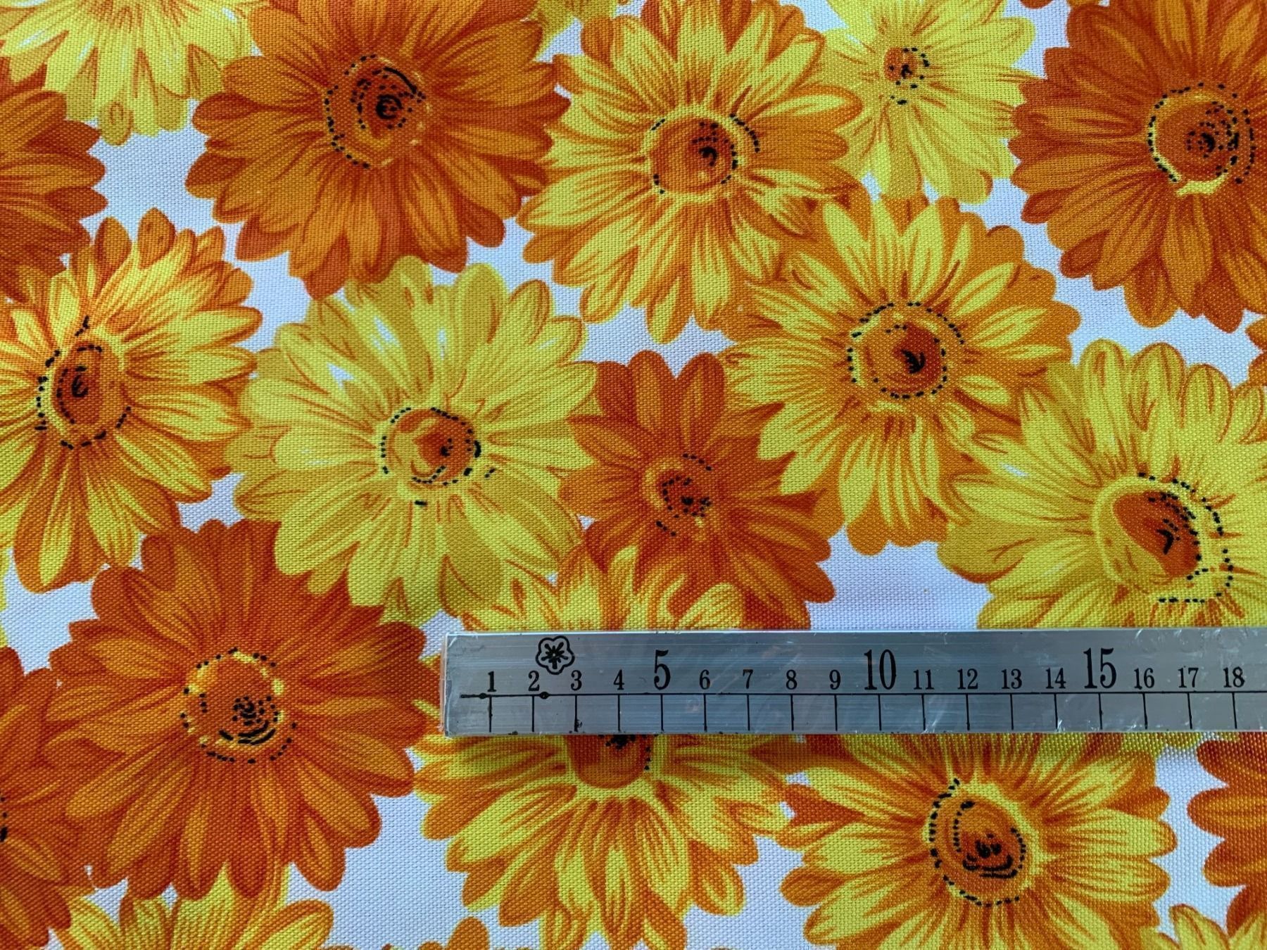 Stoffe: Tischtuch Stoff gelb Blumen – Neu (gemäss Beschreibung) aus Worb von farben20zauber
