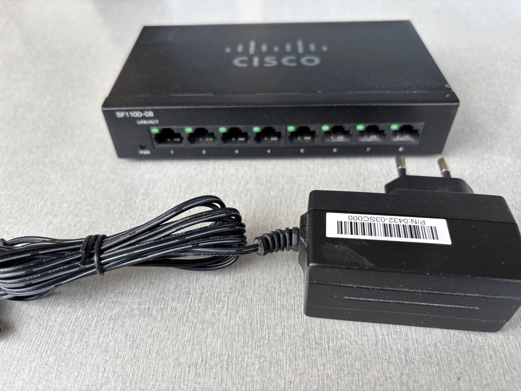 Modem & Router: Cisco Switch SF110D 8 Port 10/100 Desktop Switch – Usato da Bassersdorf venduto da Antaris01 2