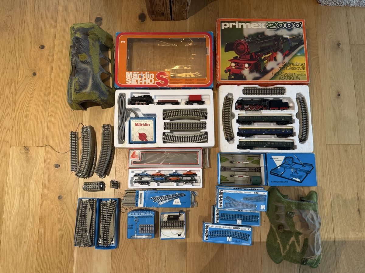 Märklin Modellini di ferrovie: Märklin Modelleisenbahn als Set – Usato da Udligenswil venduto da Renten