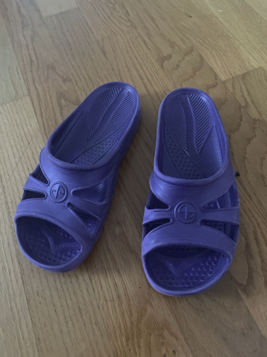 Scarpe da uomo: Strand Schuhe Gr. 38 Farbe violett – Usato da Ebikon venduto da happynat