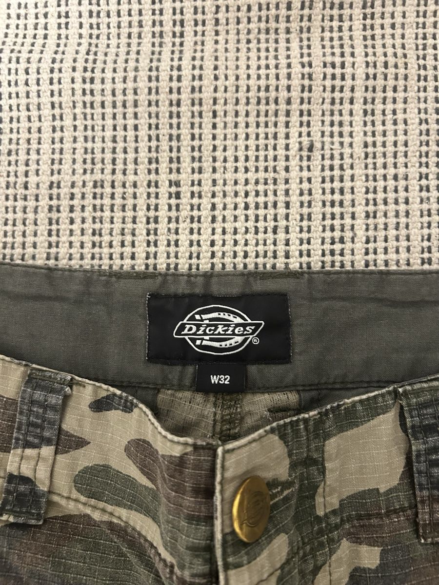 Dickies Pantalons: Pantaloncini dickis camo  – D'occasion à Biasca par Tomathiss 1