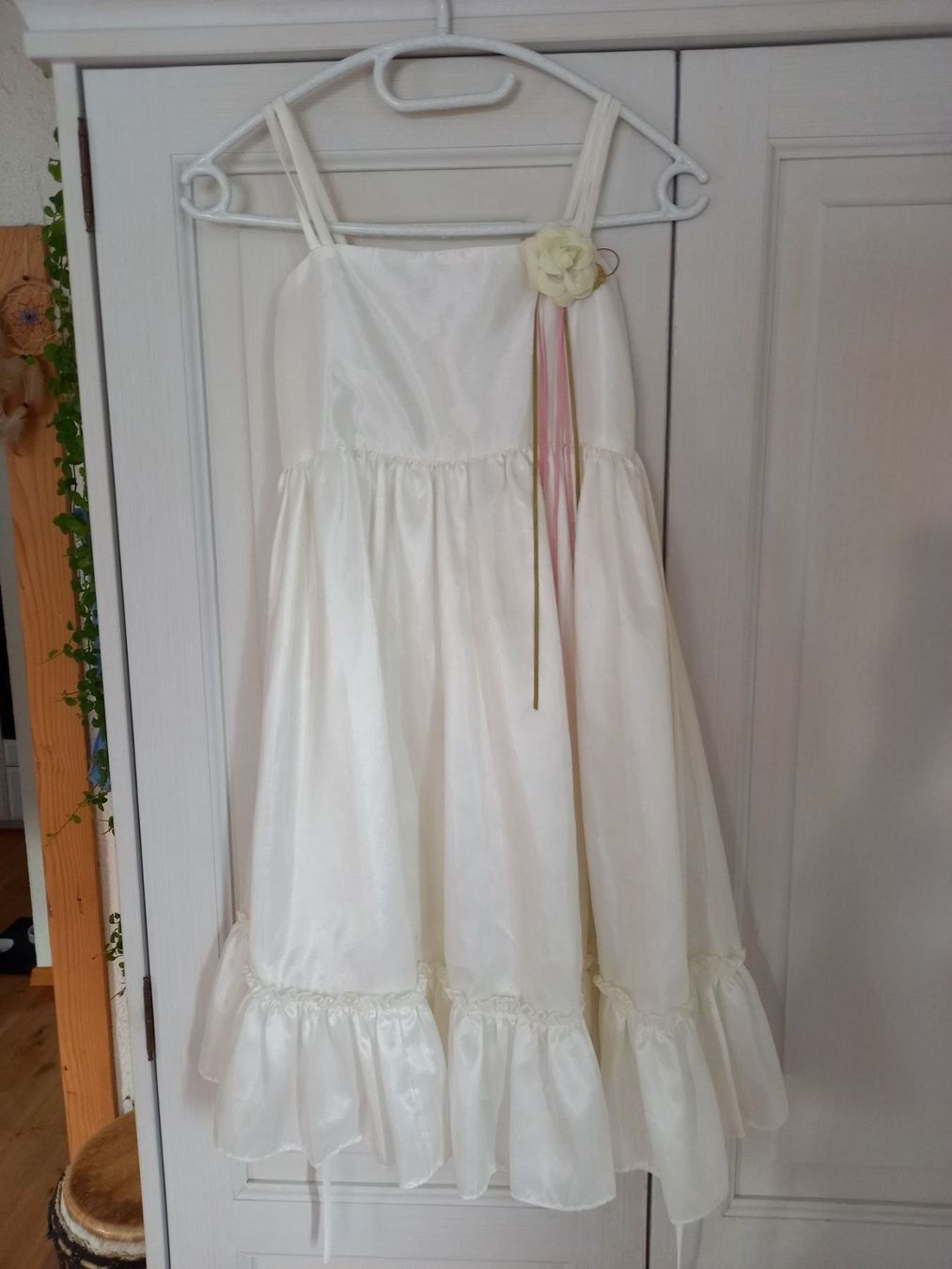Vestiti & Gonne: Festkleid cremefarben; 9-10jährig – Nuovo (secondo la descrizione) da Wetzikon ZH venduto da Silberfuchsauge