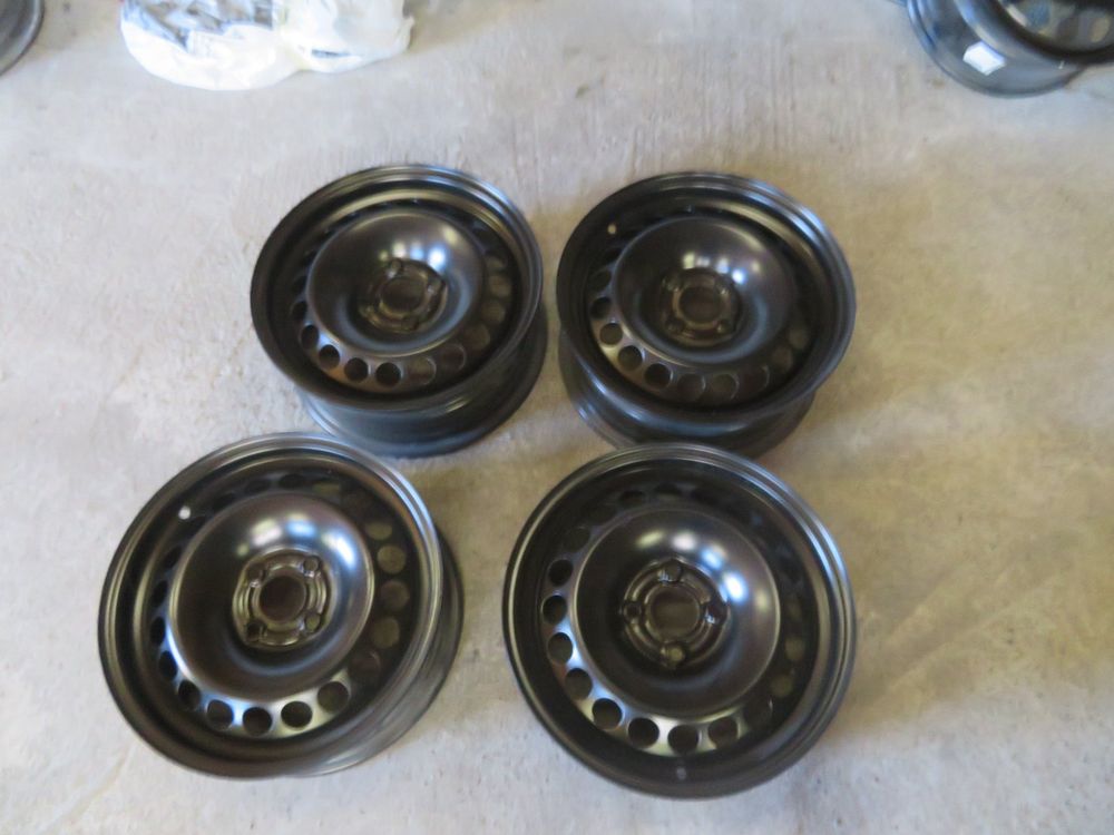 Corsa E / Opel Adam Stahlfelgen 6x 15 ET 39 (Neu und originalverpackt ...