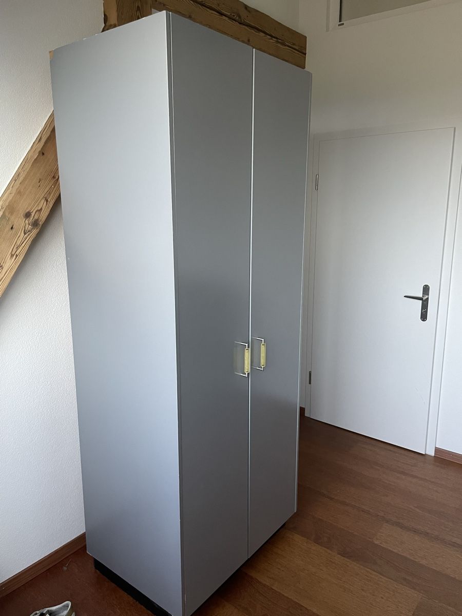 Armadi: Silbriger Schrank 2 Türig – Usato da Münsingen venduto da lar_98wg 1