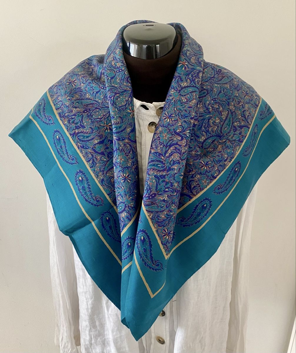 Foulard & Sciarpe: Edler Seidenschal mit Paisley-Muster – Usato da Jona venduto da Flamingoo 2