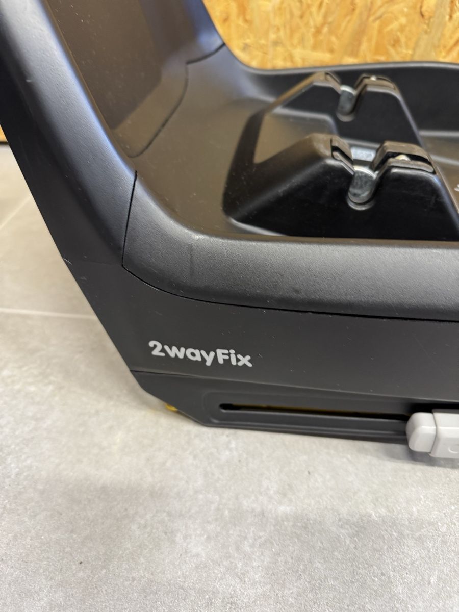 Maxi-Cosi Seggiolini per auto: Maxi-Cosi Cabriofix rose avec base 2wayFix – Usato da Genève venduto da dsi_2n2s 2