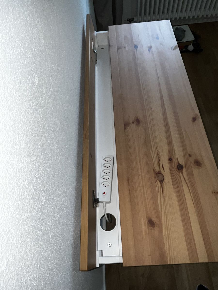 Ikea Scrivanie: IKEA Hemnes Schreibtisch – Usato da Luzern venduto da ale_q9rw 3