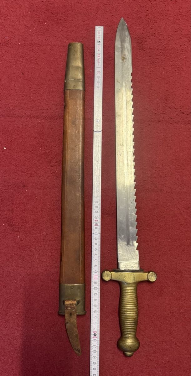 Armi bianche: Faschinenmesser mit Sägezahnung  – Usato da Schlieren venduto da Freundlich02