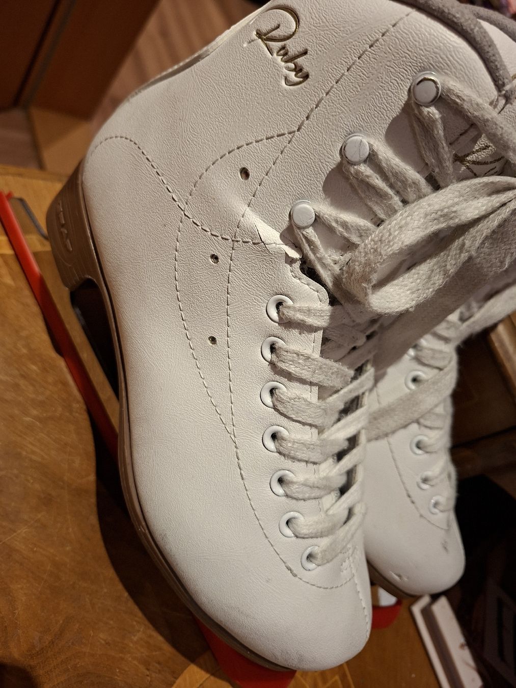 Graf Schlittschuhe: Graf schlittschuhe ruby grösse 35 – Gebraucht aus Diepoldsau von Tiaraa1 1