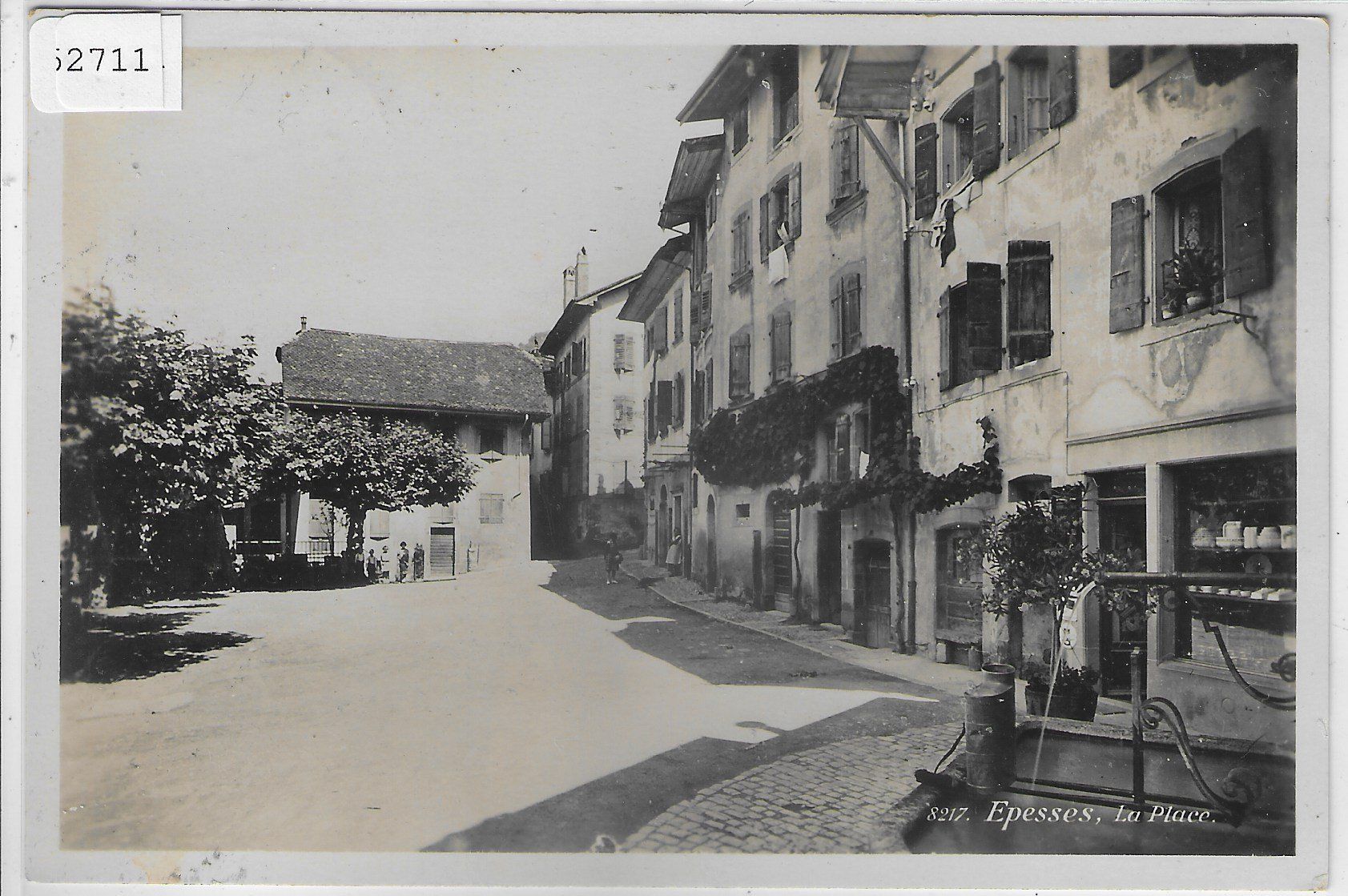 Cartoline postali: Epesses - La Place – Usato da Ettingen venduto da Kartenplanet
