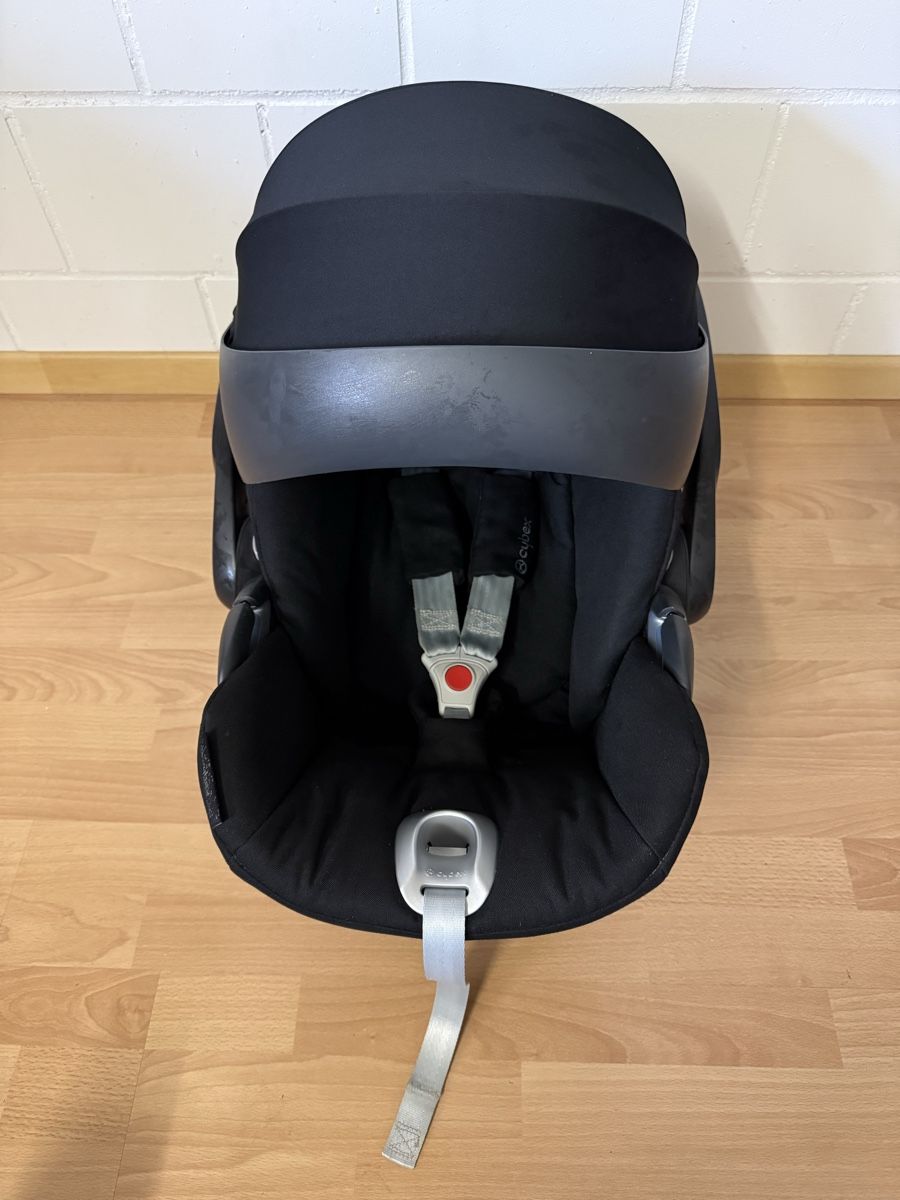 Cybex Seggiolini per auto: Cybex Babyschale Cloud Z i-Size mit Basisstation – Usato da Ipsach venduto da Ma_Nu24 1