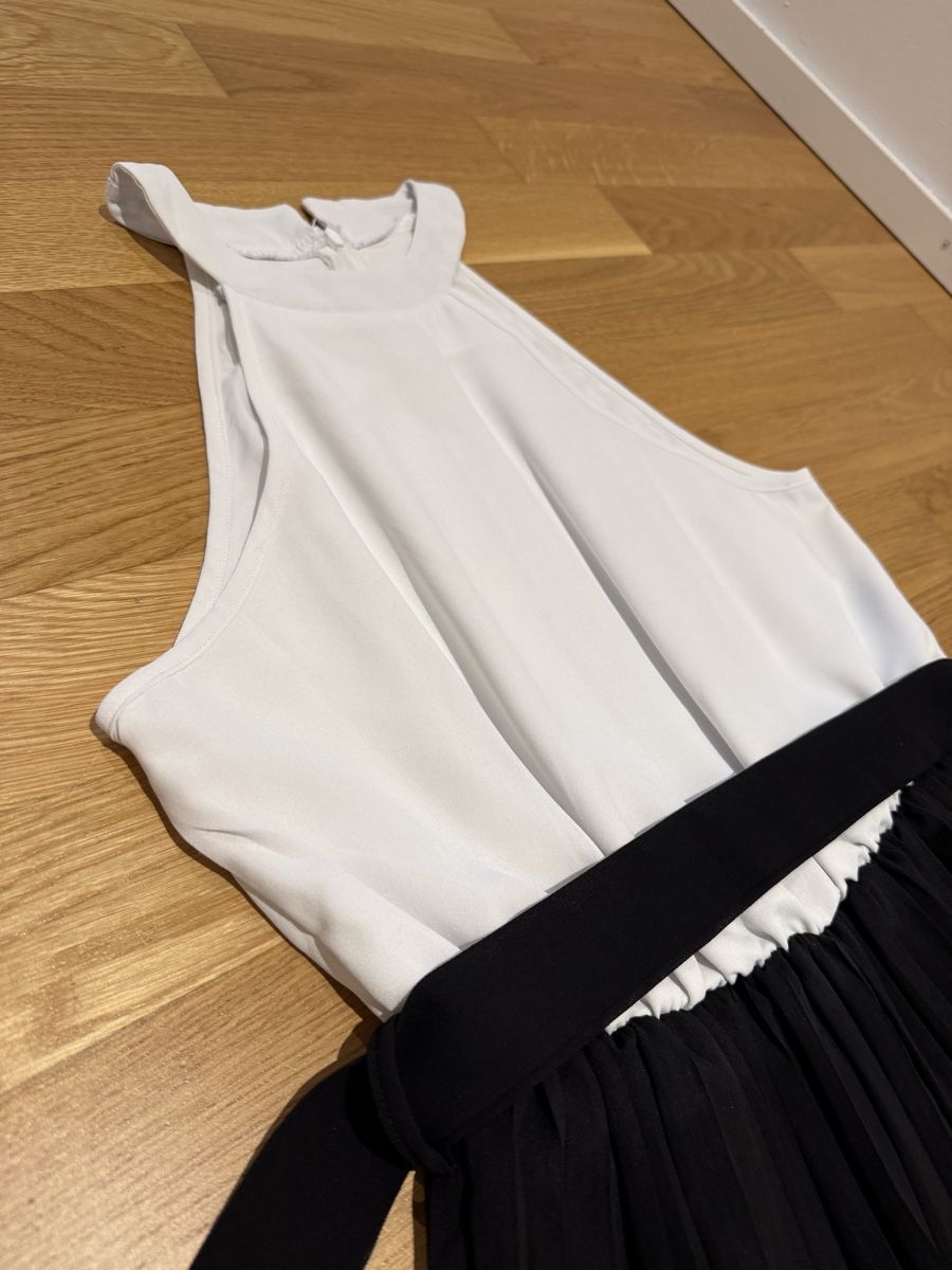 Shein Tute: Shein Jumpsuit/Einteiler gr. S – Usato da Schaffhausen venduto da GLXTCH 1