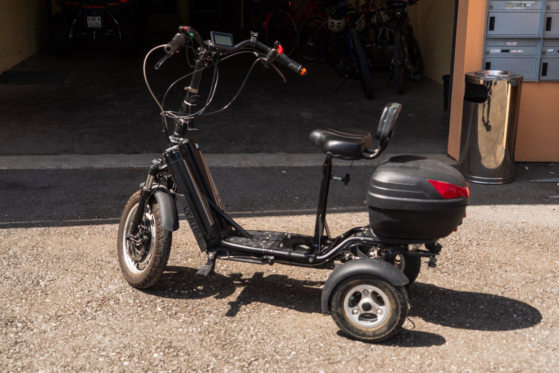 Elektromobile: E-Bikeboard Dreiradroller: Bequem durch den Sommer! – Gebraucht aus Unterseen von Panini56