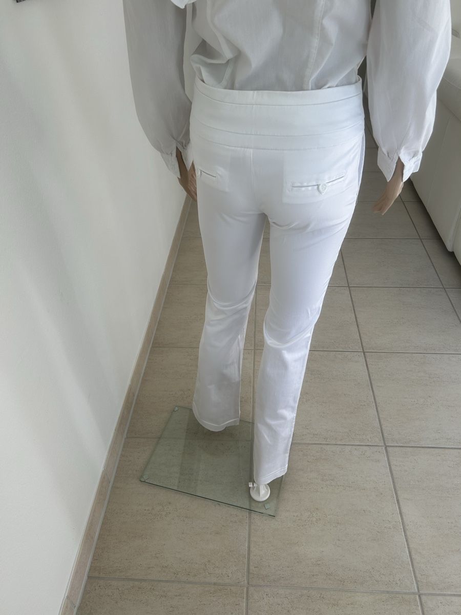 Pantaloni: Elegant White Trousers - Chic and Comfortable – Nuovo (secondo la descrizione) da Saland venduto da ele_vc96 3
