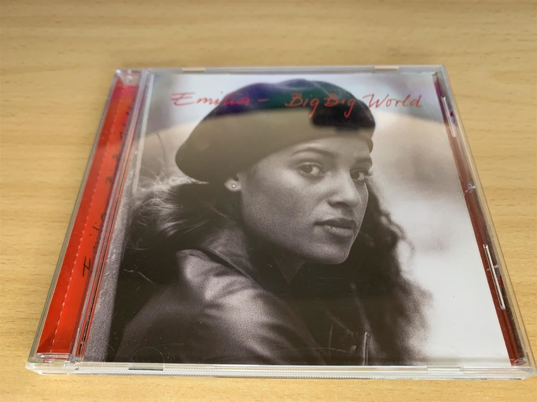 CD: Emilia – Big Big World – Usato da Rikon im Tösstal venduto da Alpenmutz