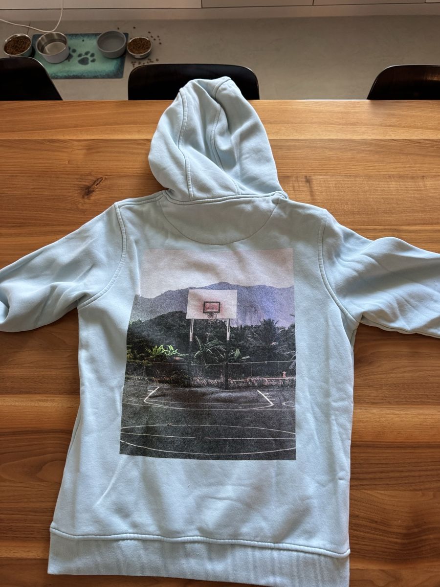 Maglioni & Felpe: Sweat à capuche Mister Tee bleu clair avec imprimé taille L – Usato da Fribourg venduto da Veronique22 1