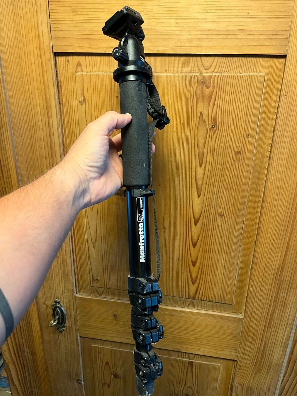 Manfrotto Treppiedi & Teste: MANFROTTO EINHANDSTATIV SELTEN GEBRAUCHT 160CM 680B – Usato da Balterswil venduto da MR_FEELGOOD