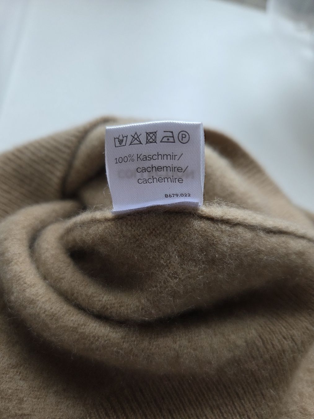 Maglioni & Felpe: 100% Kaschmir Rollkragenpullover – Usato da Liebefeld venduto da ana_-_ 4