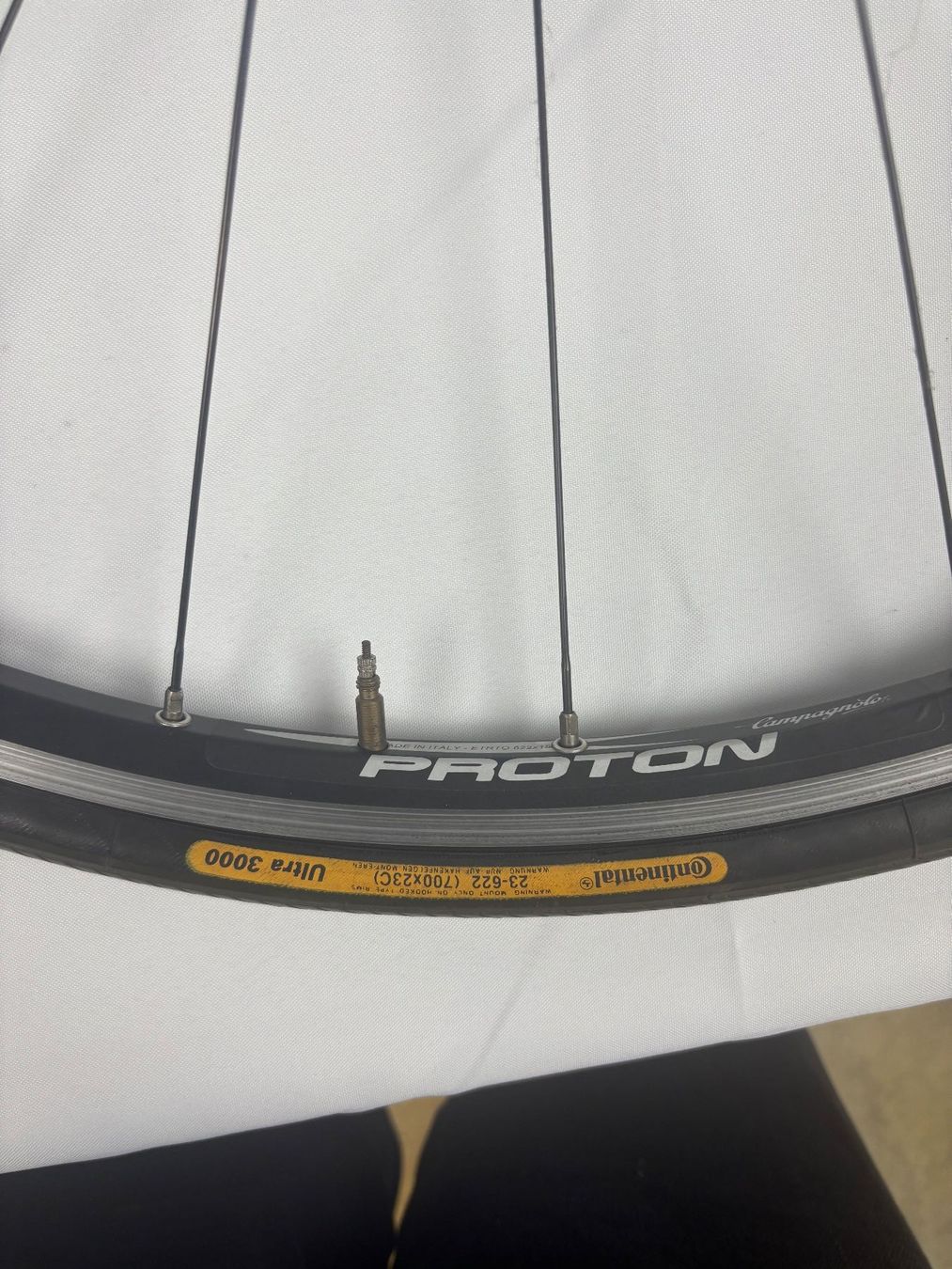 Campagnolo Pneumatici & Ruote complete: Fahrrad Renn Rad – Usato da Wettingen venduto da Wendemarket 1
