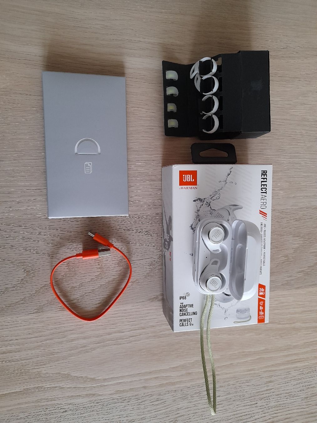 JBL Cuffie: JBL Reflect Aero Kopfhörer, mit Zubehör! – Difettoso da Stettlen venduto da uho_qxv5