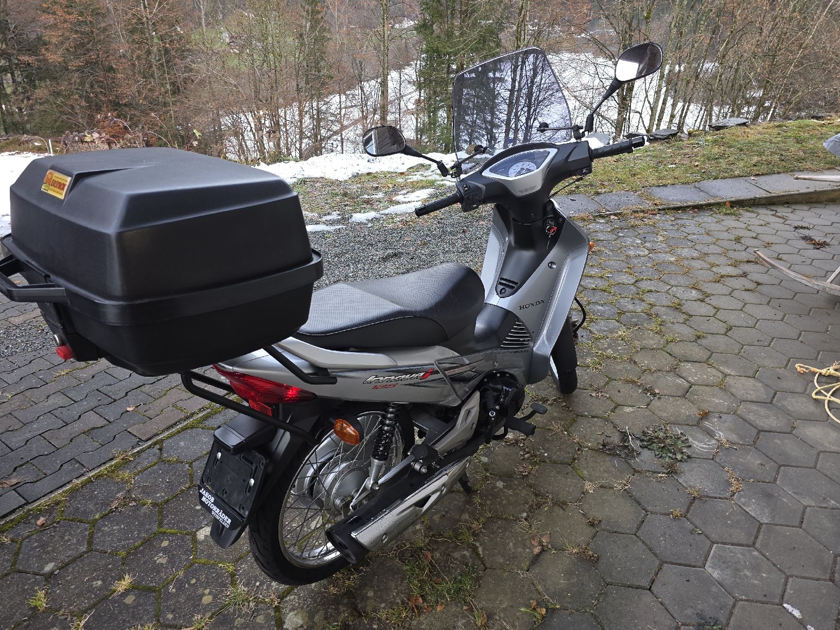 Honda Scooter: HONDA INNOVA ANF 125 – Usato da Burglauenen venduto da Flugzeugmechaniker 2