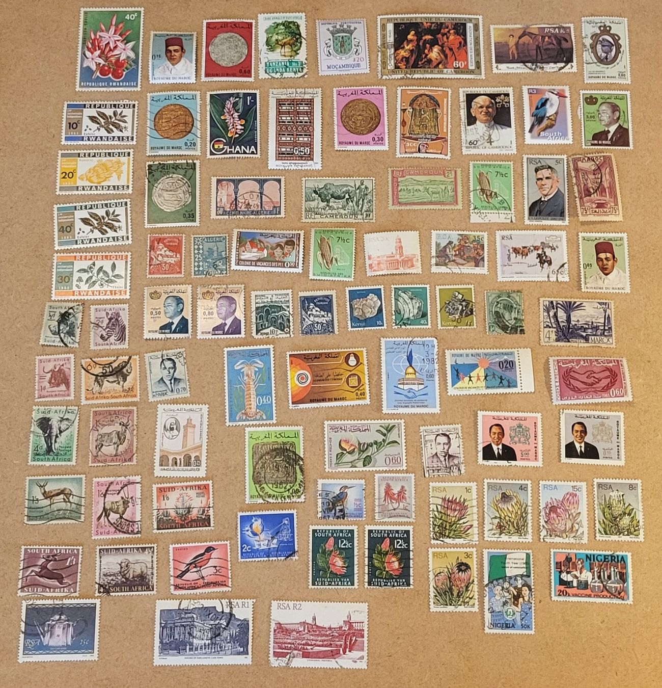 Tutti i francobolli: Lot Afrikanische Briefmarken – Usato da St Gallen venduto da Stampsalshobby 2