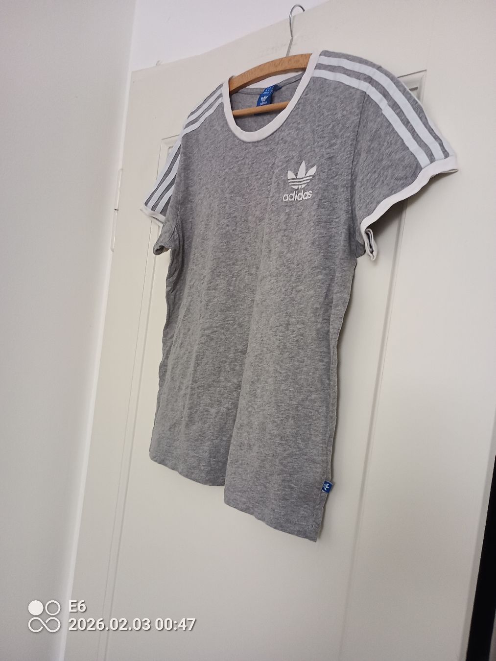 Adidas Lotti di vestiti: 6-teiliges Herren-Pulloverpaket diverse Groessen – Usato da Zürich venduto da Mitzi6 5