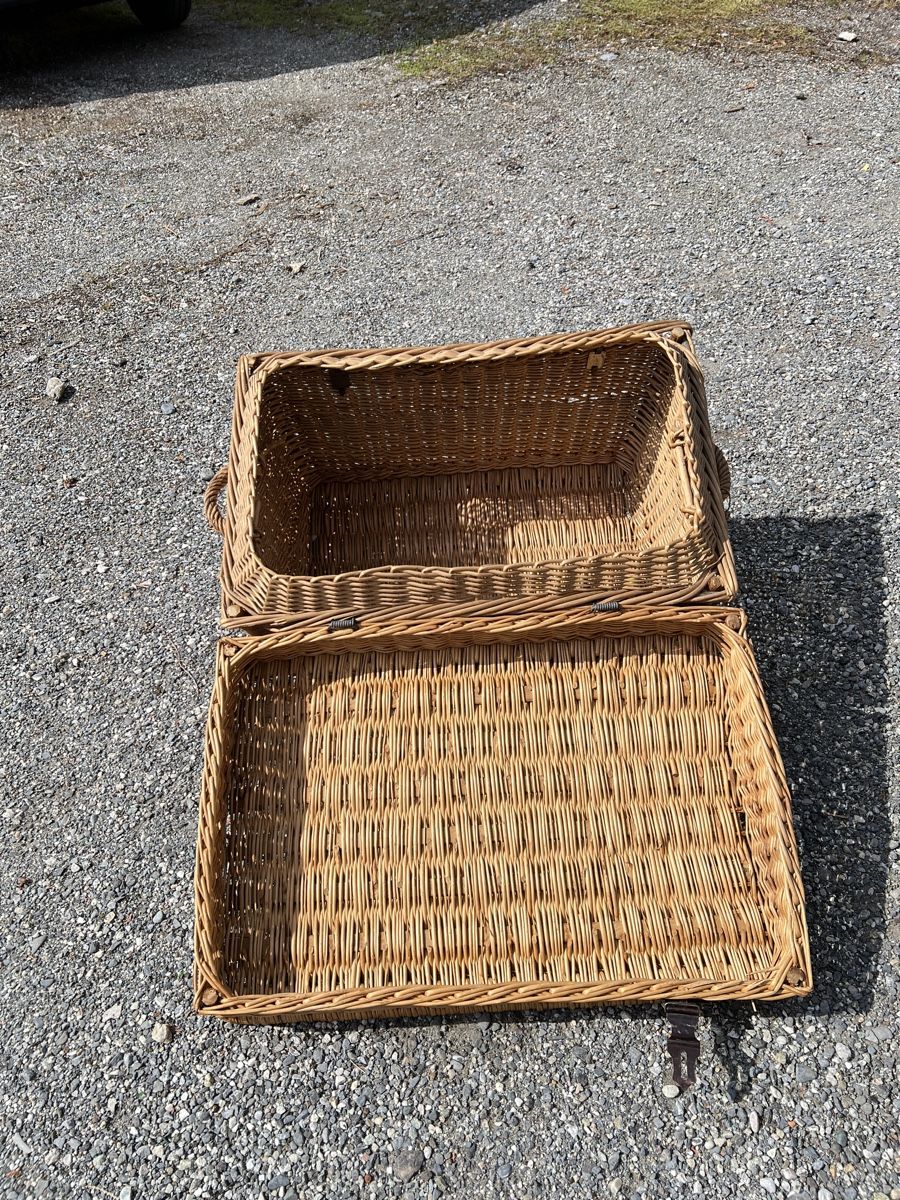 Altro per la casa: Une malle, 2 corbeilles en osier – Usato da Vétroz venduto da Chrisbad60 7