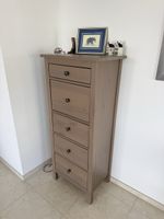Commode grise, 5 tiroirs, très bon état